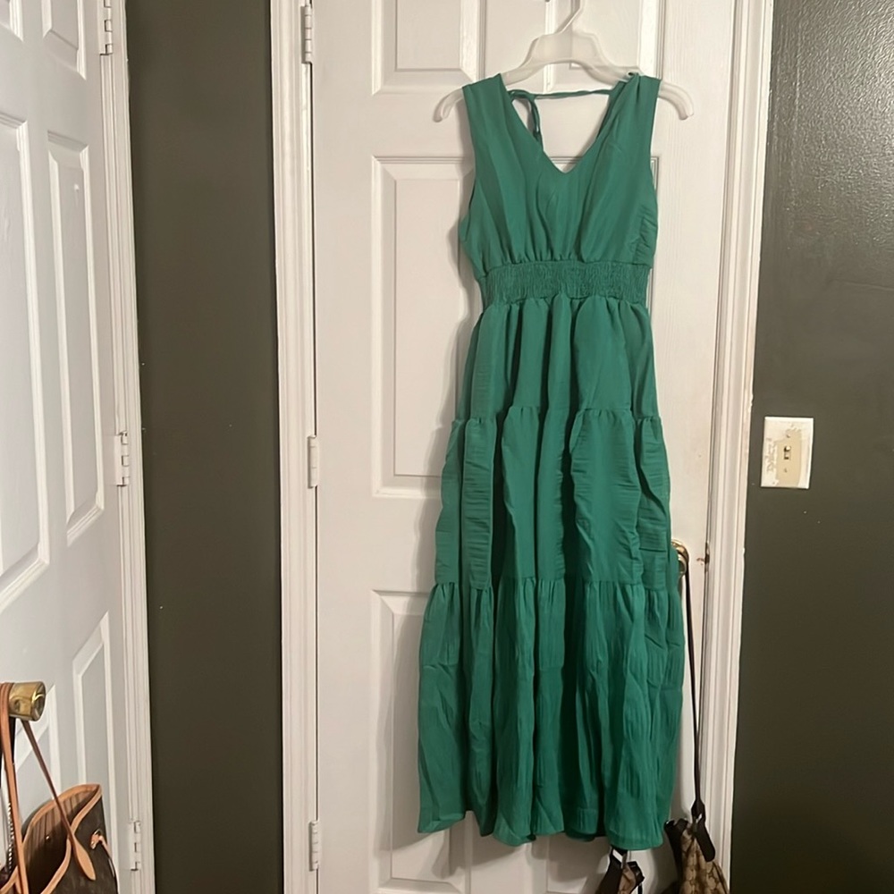 Gorgeous Kelly green dress